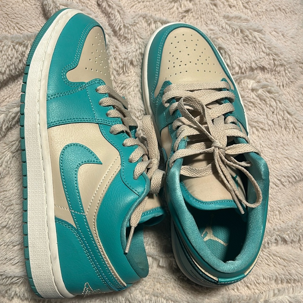 teal and beige air jordan 1 lows